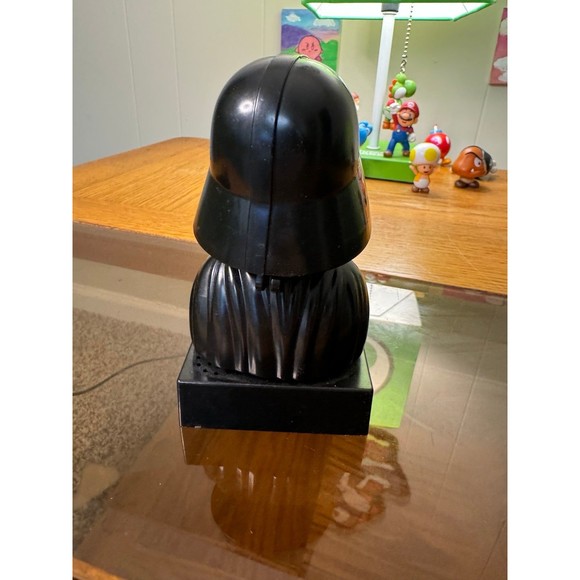 Star Wars Darth Vader Collectible Candy Dispenser - Picture 2 of 4